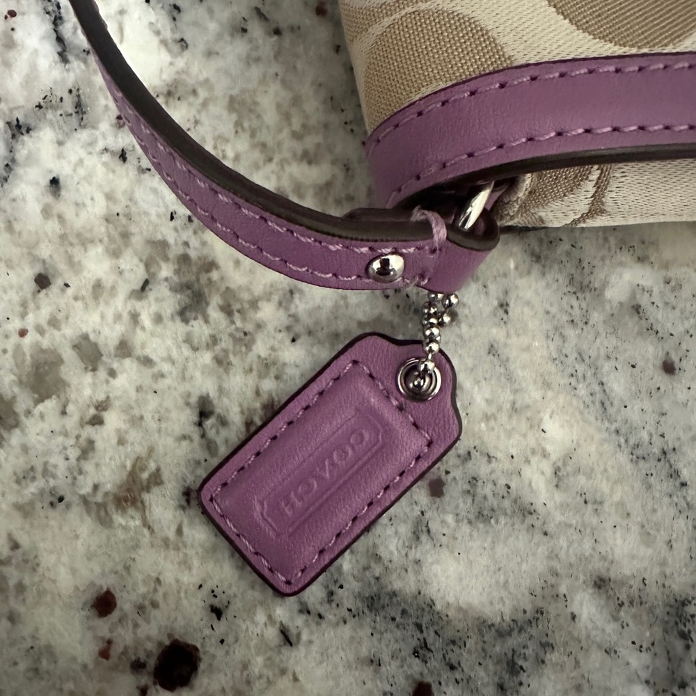 Coach small shoulder bag.